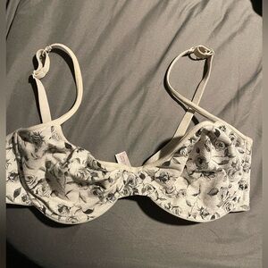 Victoria's Secret Black and Cream Floral Bra - 36d